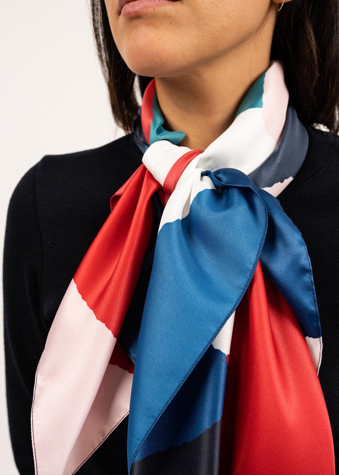 foulard-carrc3a9-arty-arty-tulipe-c3a9charpes-et-foulards-saint-james-femme_2